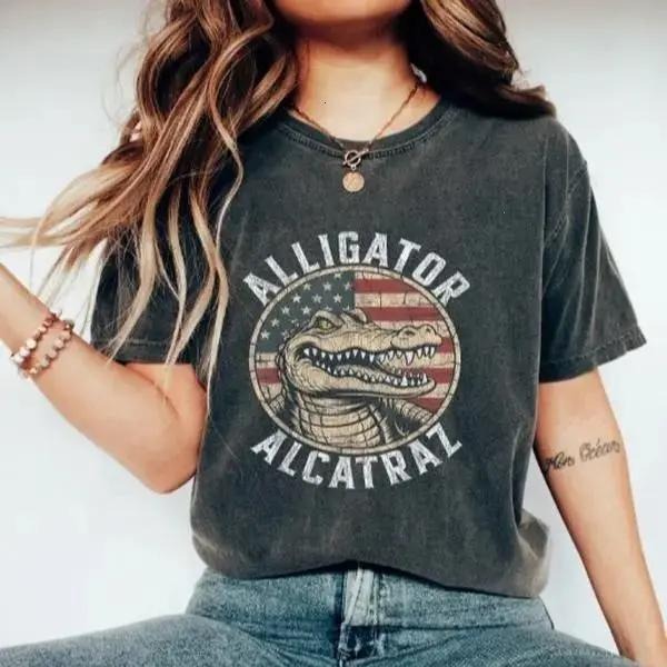 Alligator Alcatraz Graphic T-Shirt, Washed American Flag Croc Shirt, Unisex Vintage Style Top Summer Womenswear Hoodie,...