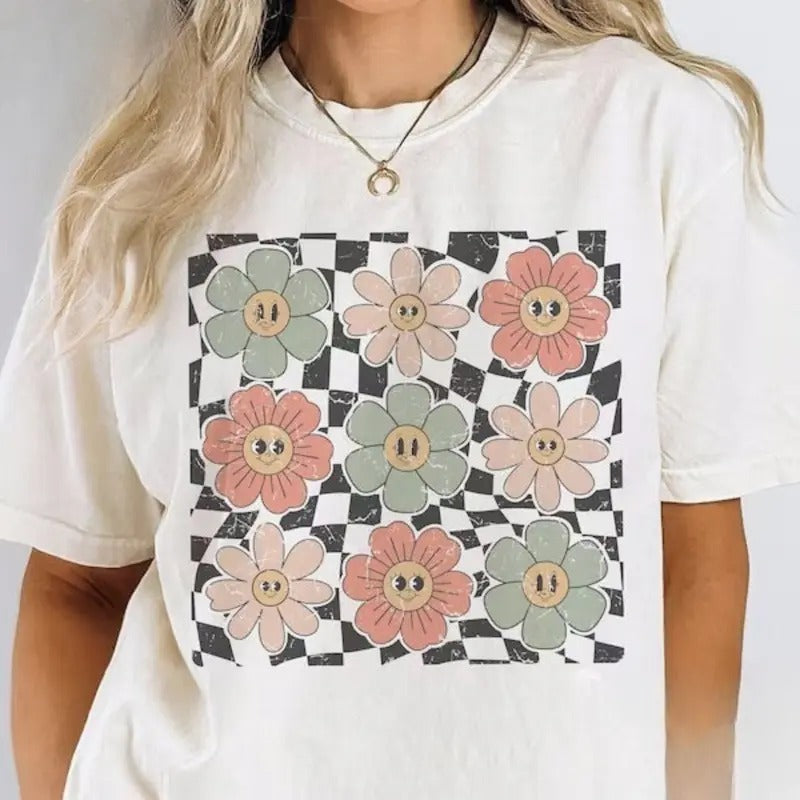 Comfort Colors Retro Checkered Flower Shirt, Retro Flowers Tshirt, Comfort Summer Shirt, Boho Flower Shirt, Boho Hippie Tee, Trendy Summer Graphic Tee