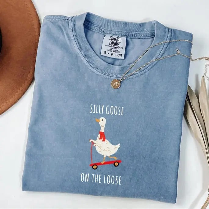Comfort Colors Silly Goose On the Loose T-Shirt, Goose Crewneck Shirt, Silly Goose Shirt Funny Shirt Gift