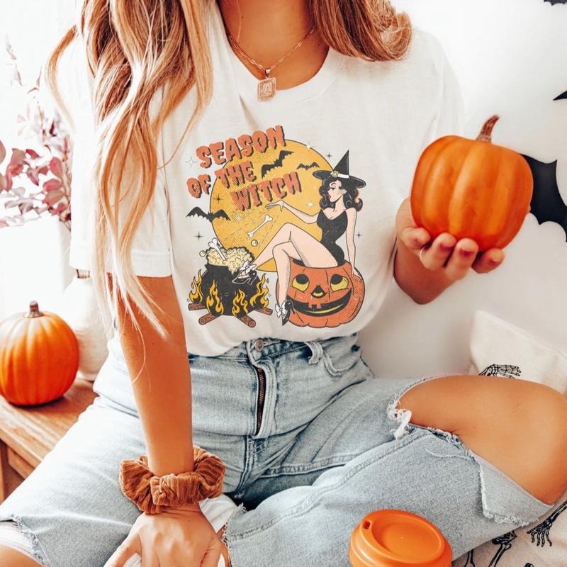Comfort colors season of the witch short sleeve casual cotton graphic tshirt
