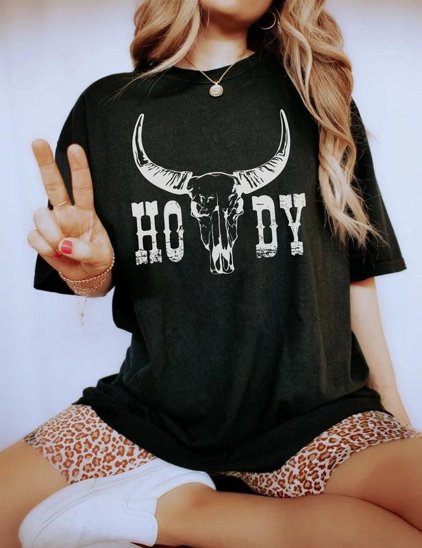Howdy t shirt Western Graphic Tee oversize graphic tee cute western shirts boho western shirt southwest shirt midwest shirt nashville shirt, graphic tee, cute western shirts
