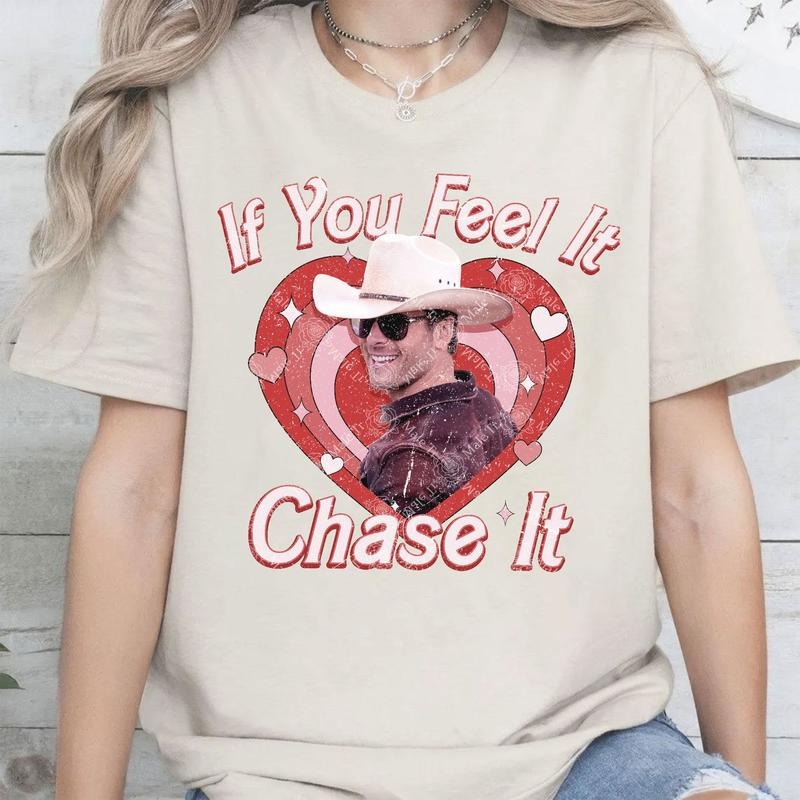 If You Feel It Chase It Png, Limited If You Feel it Chase It Glen Powell T-Shirt, Vintage Graphic Tees