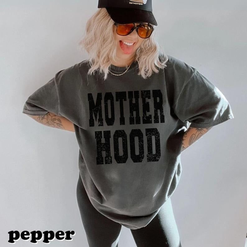 Mother Hood Shirt Trendy Mama Tshirt Mom Life Tee Oversized Graphic Mom T-shirt Motherhood Shirt Cool Mom Club Rad Mom pepper