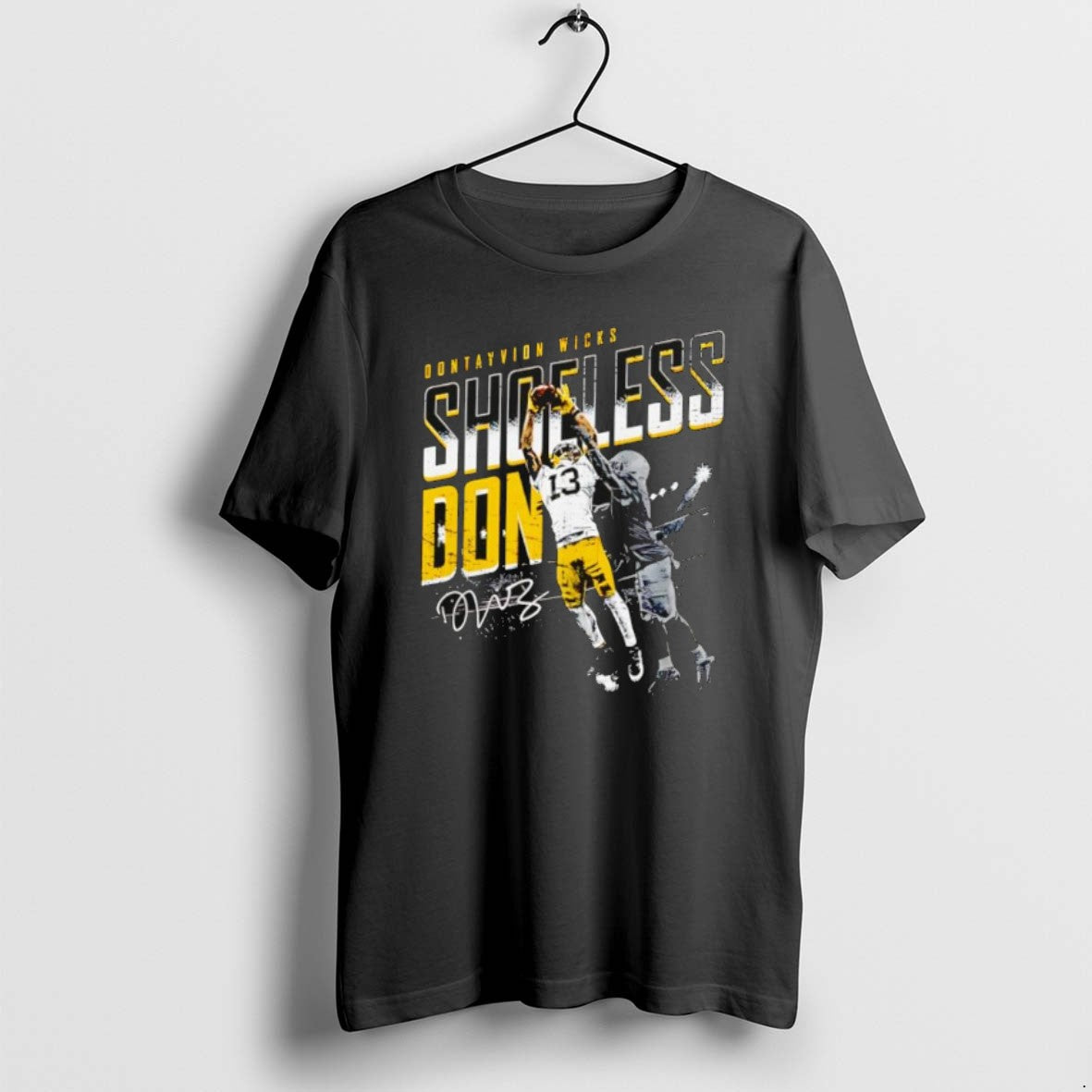 Official Dontayvion Wicks Green Bay Shoeless Catch Signature Retro T-Shirts, Hoodie, Sweatshirt | InkThreadWorks.com