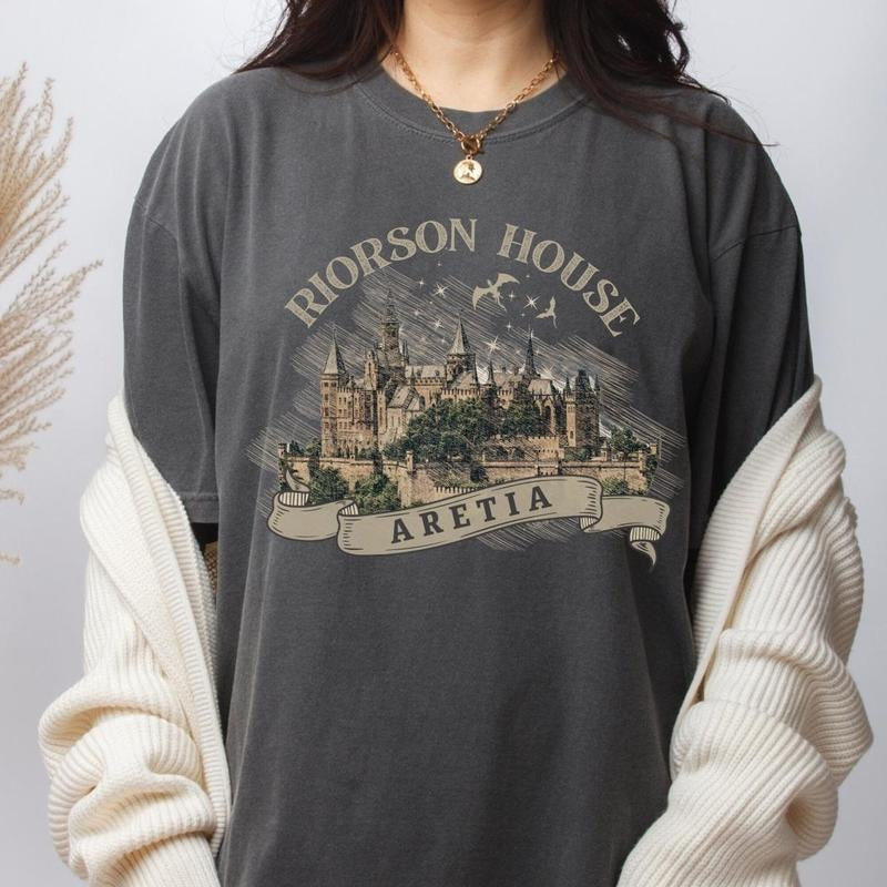 Riorson House Aretia Bookish Shirt Fourth Wing Iron Flame Fan Gift Basgiath Violet T-shirt Fourth wing merch Wing Leader, Classic