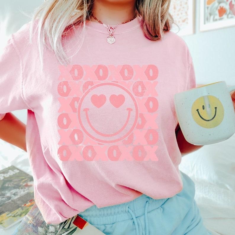 Valentine Heart Shirt,Retro Love Shirt,Love T-Shirt,Xoxo Shirt,Valentines Day Hoodie and Sweater; T-shirt Cotton...