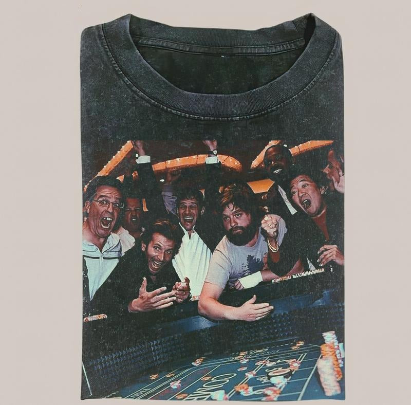 Vintage The Hangover Playing Poker Crewneck T-shirt, Funny The Hangover Movie Tee Gift For Boyfriend Menswear Top Streetwear, Top Menswear