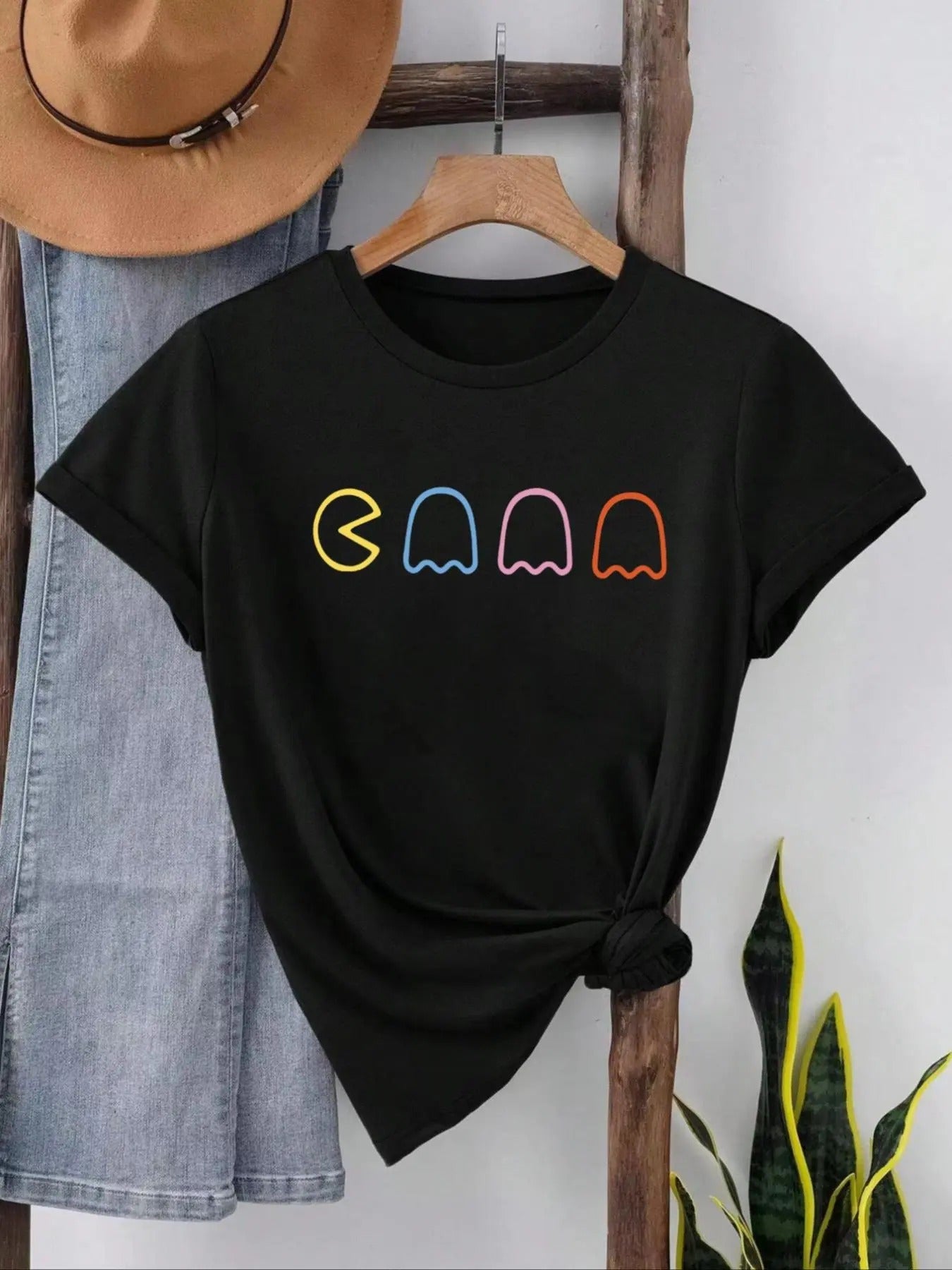 Women's Cartoon Print Round Neck Graphic Tee, Vintage Trendy Casual Short Sleeve T-shirt for Daily Wear, Ladies Summer Outfit