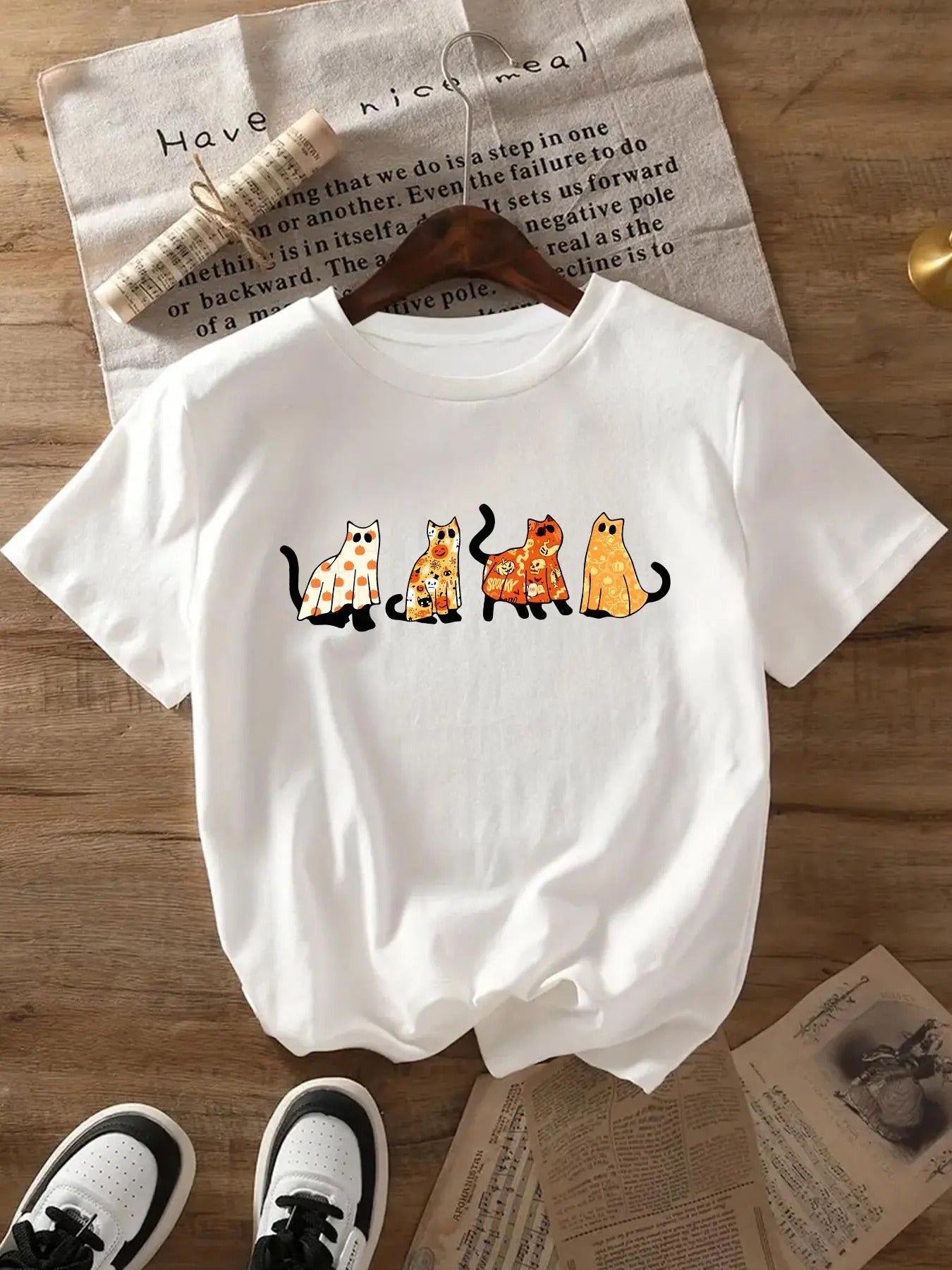 Women's Cat Print Round Neck Tee, Casual Short Sleeve Crew Neck T-shirt for All Seasons, Fashion Women's Top for Daily...
