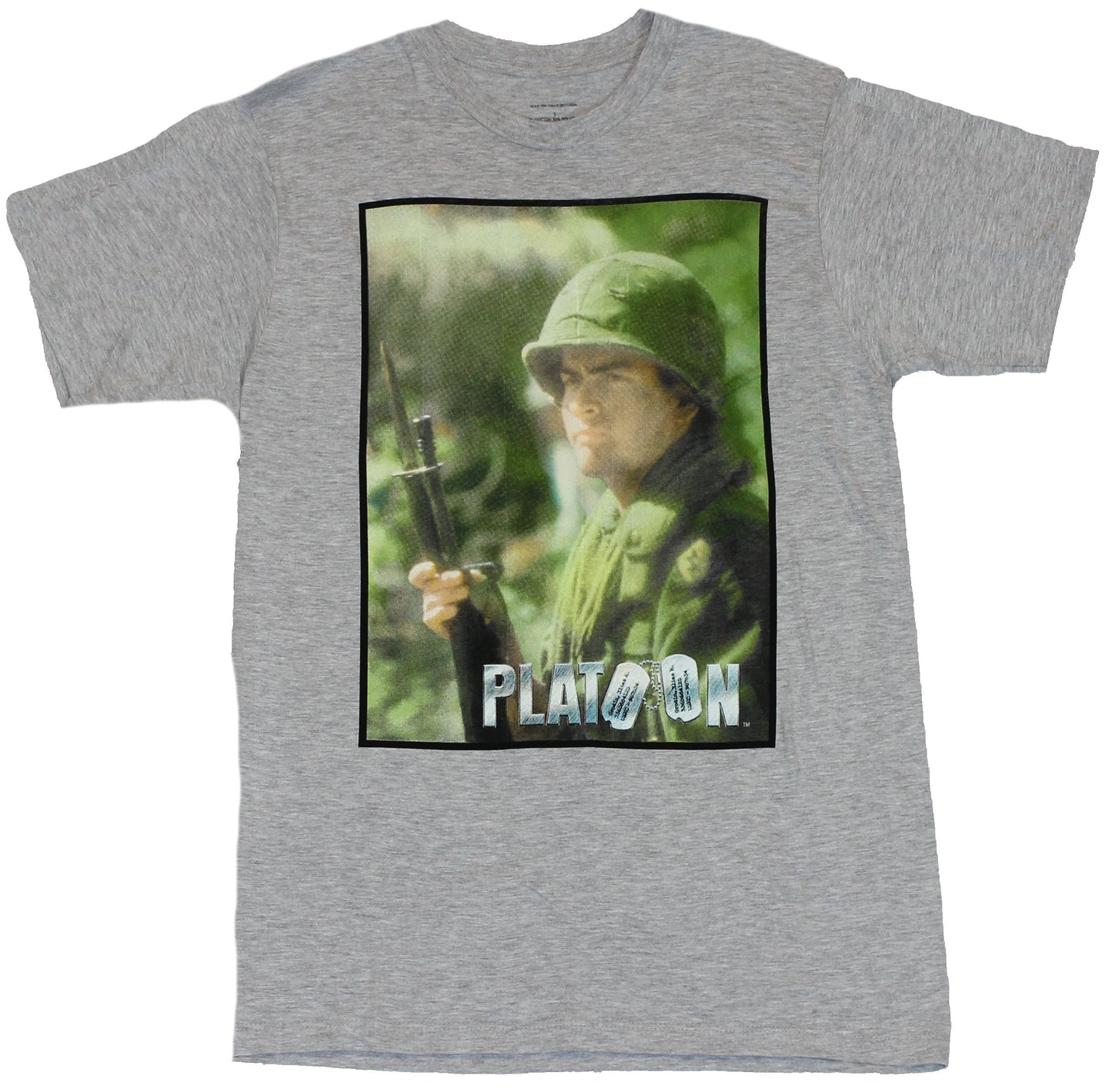Platoon (Movie by Oliver Stone) Mens T-Shirt - Charlie Sheen posed with Gun o