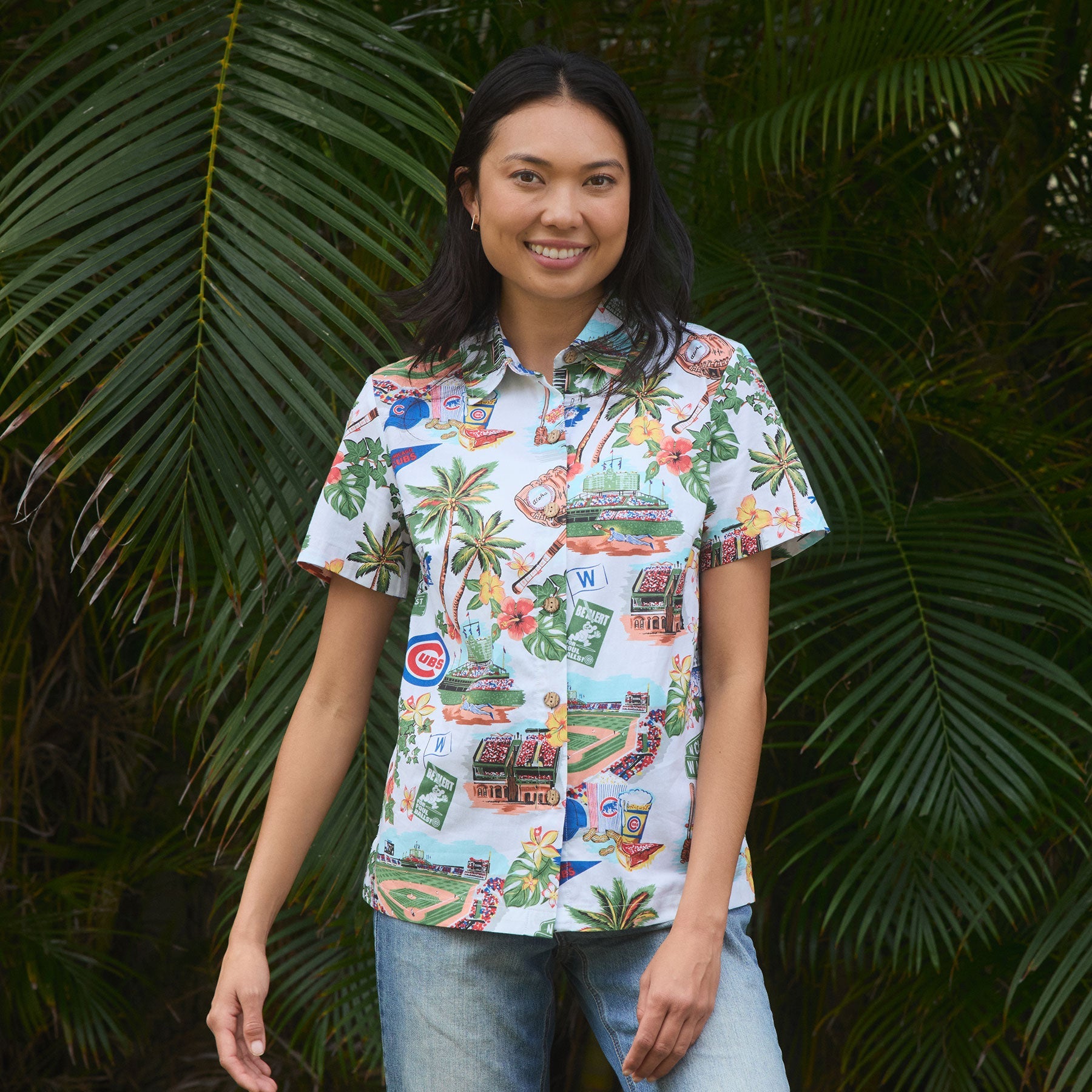 MLB® WOMEN'S CHICAGO CUBS SCENIC ALOHA SHIRT