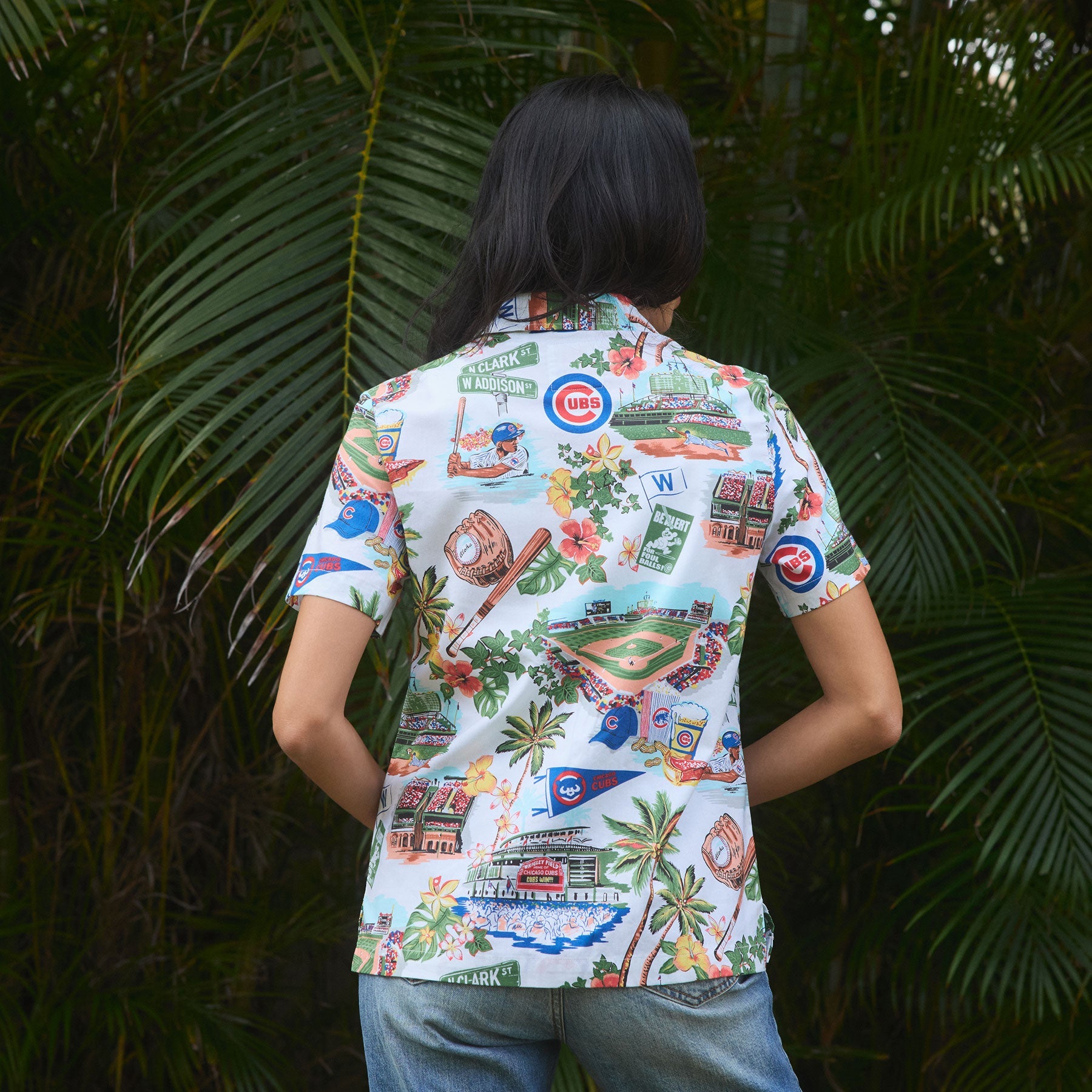 MLB® WOMEN'S CHICAGO CUBS SCENIC ALOHA SHIRT
