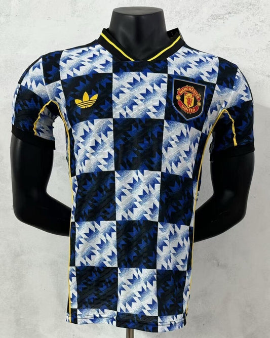 26 27 Manchester united Retro Style 2