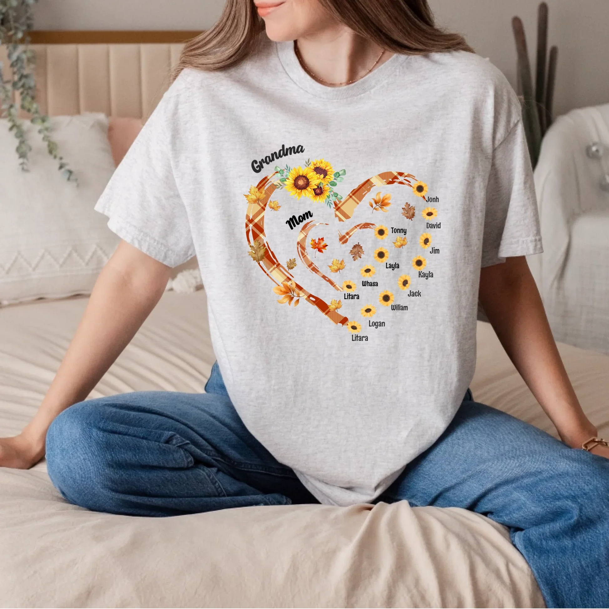 Custom Thanksgiving Shirt for Grandma – Personalized Family Heart with Names & Members Hoodie, Sweatshirt (Image 3)