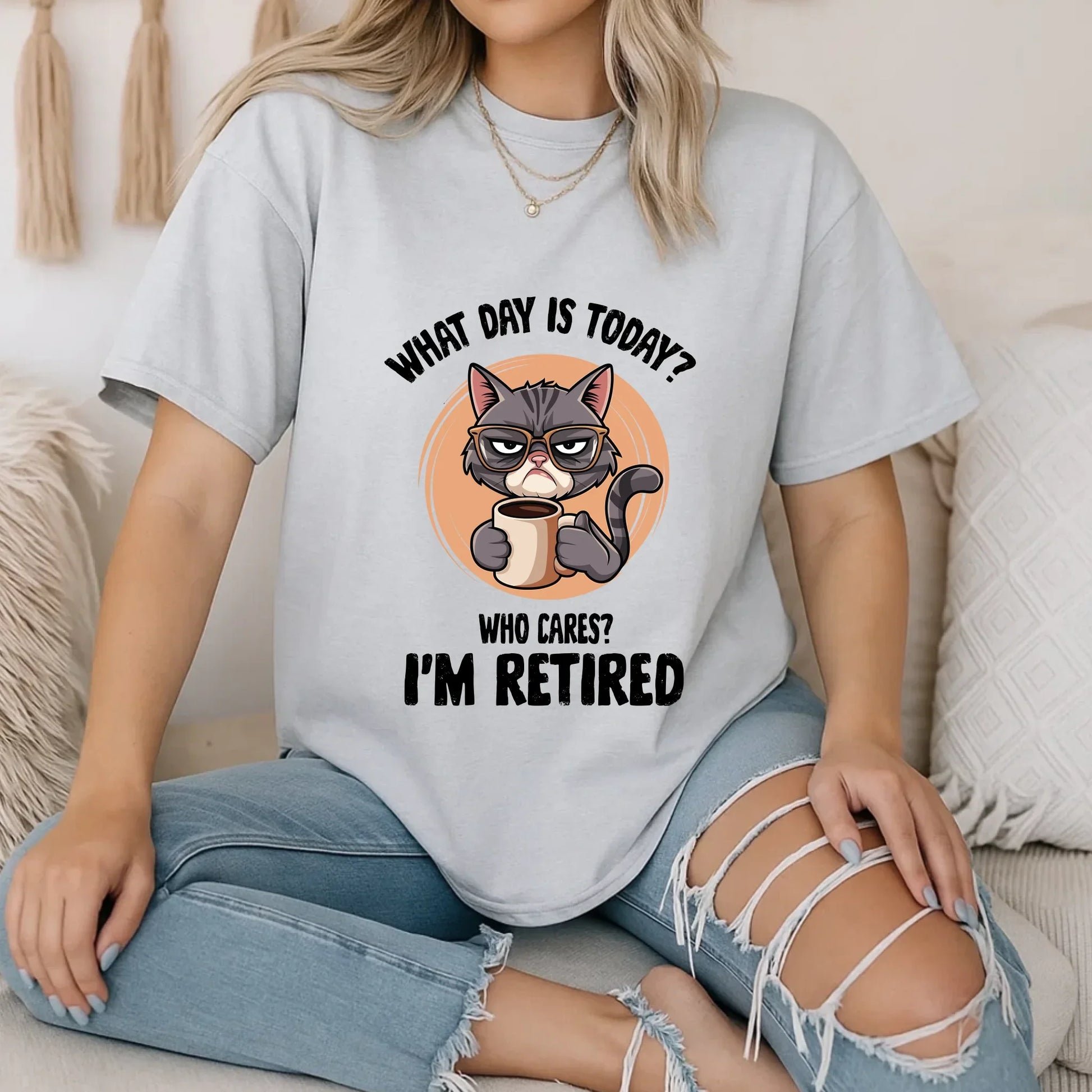 What Day Is Today? I’m Retired Cat T-Shirt – Funny Retirement Gift Tee for Men & Women Hoodie, Sweatshirt (Image 5)