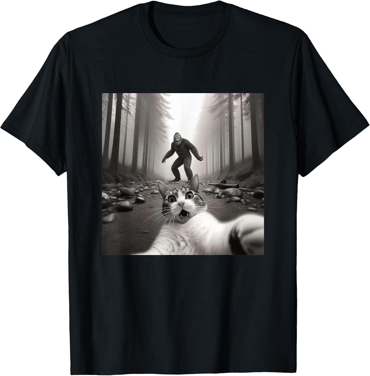 Funny Surprised Scared Cat Selfie with Sasquatsch Bigfoot T-Shirt