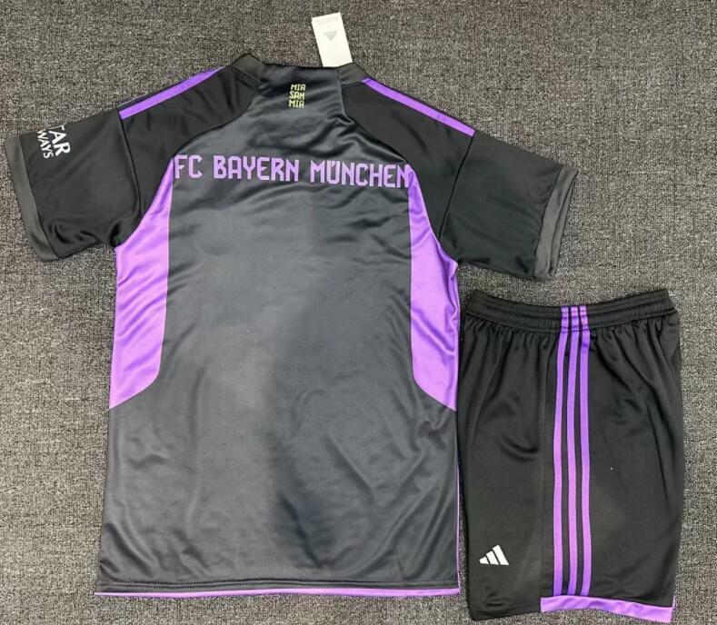 Bayer Munich Black Style 3