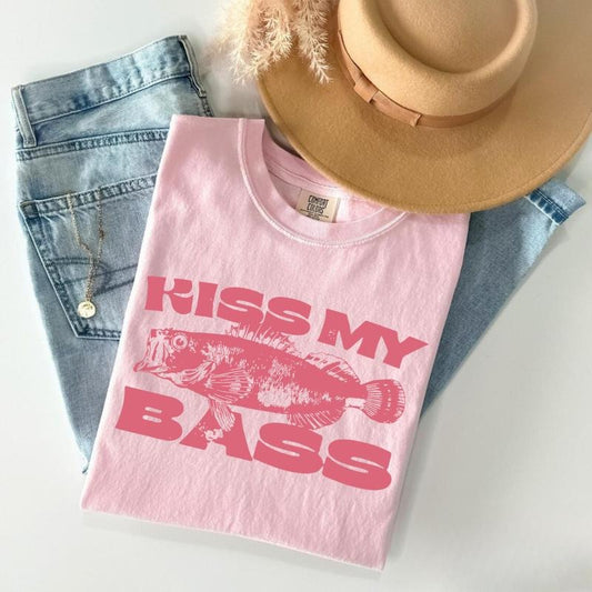 Comfort Colors Kiss My Bass Vintage Style Fishing T-Shirt, Fisher Graphic Shirt Pink Design Limited Edition Menswear Birthday Christmas Day Menswear Birthday