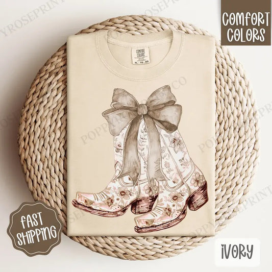Coquette Beige Boots Shirt Comfort Colors, Women's Beige Cowgirl Bow Boots Tee, Cute Women's Tshirt Hoodie, Sweatshirt