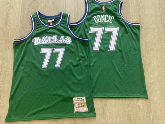 Dallas Mavericks #77 Luka Doncic 2018-19 authentic jersey green mitchell&ness Mavericks 77 # Doncic 2018-19 Retro Green Jersey