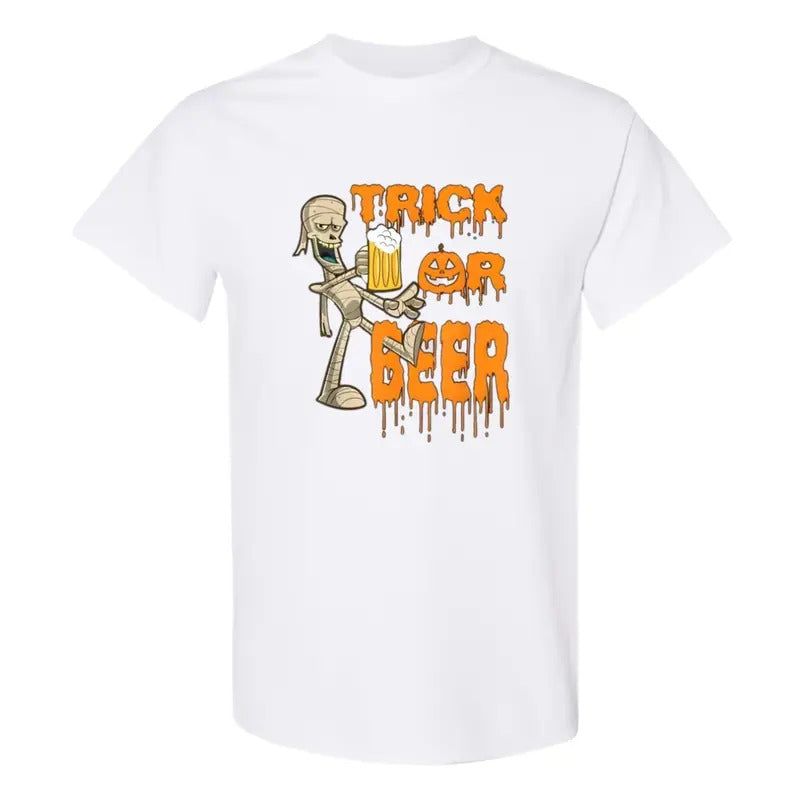 Halloween Trick or Beer T-Shirt - Funny Mummy with Beer Graphic for Halloween Parties, Casual Tee for Beer Lovers and Spooky Season Fun