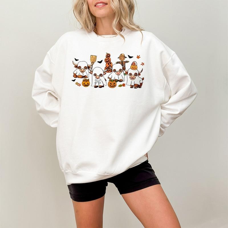 Highland Cow Halloween Sweatshirt | Western Halloween | Fall Shirt | Retro Spooky Season | Funny Halloween Hoodie