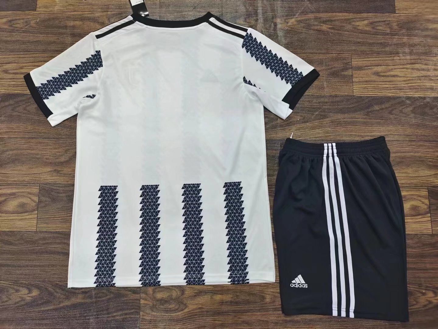Juventus 22-231 Style 3