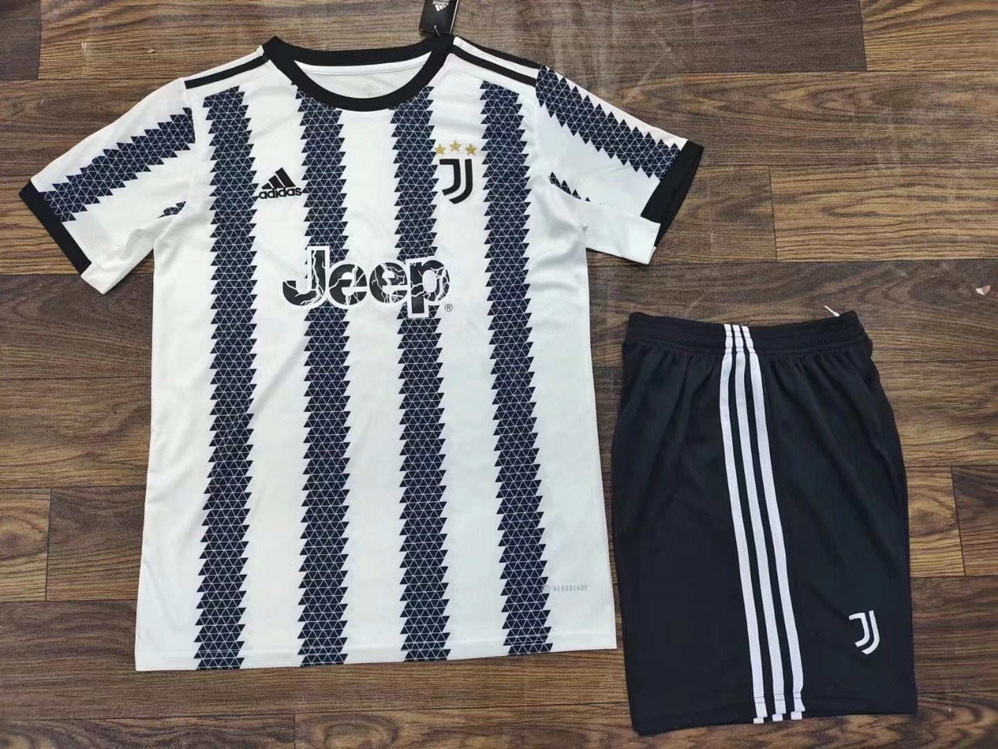 Juventus 22-231 Style 4