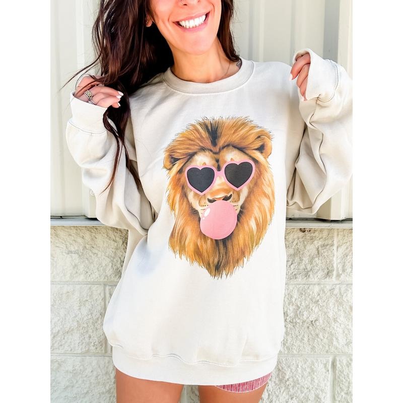 Lion Bubblegum Graphic Top