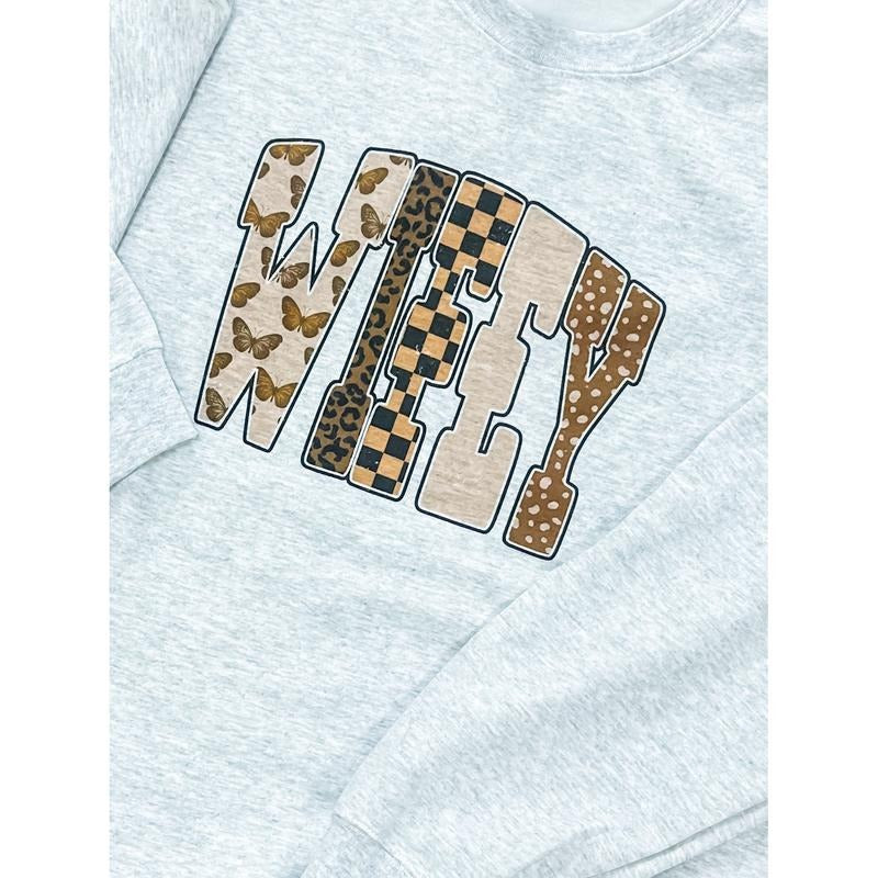 Trendy Wifey Graphic Top