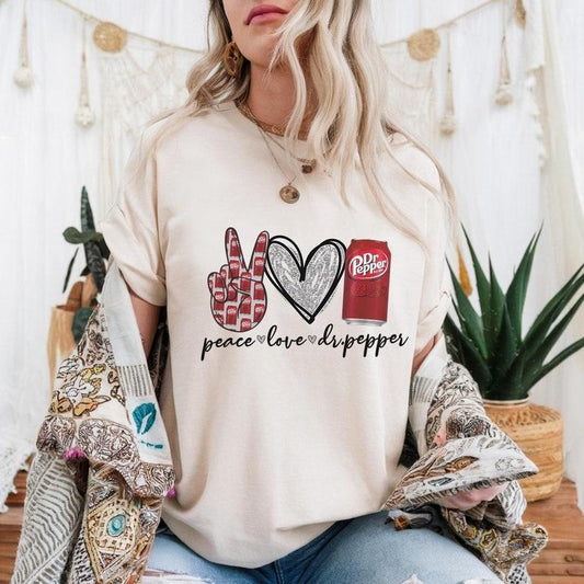 [Up To 5XL] Peace Love Dr Pepper Shirt, Retro Dr Pepper Sweatshirt, Graphic Hoodie for Soda Lovers, Unisex T-Shirt Gift