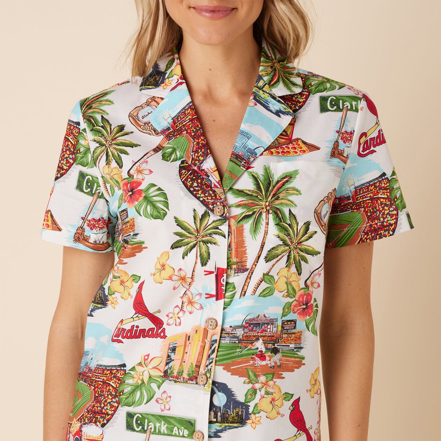 MLB® WOMEN'S ST. LOUIS CARDINALS SCENIC CAMP SHIRT
