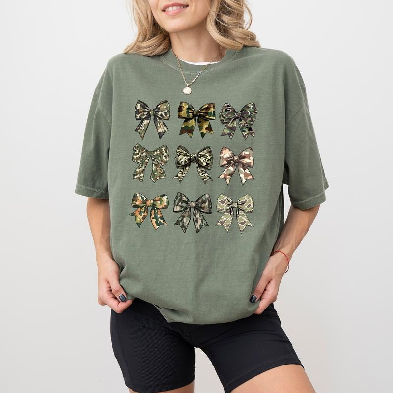 Women's Camo Coquette Bows Hunting Shirt Comfort Colors, Camouflage Bows Tees, Hunter's Wife T-shirt, Duck Hunt Tops, Cotton Fabric Classic Womenswear