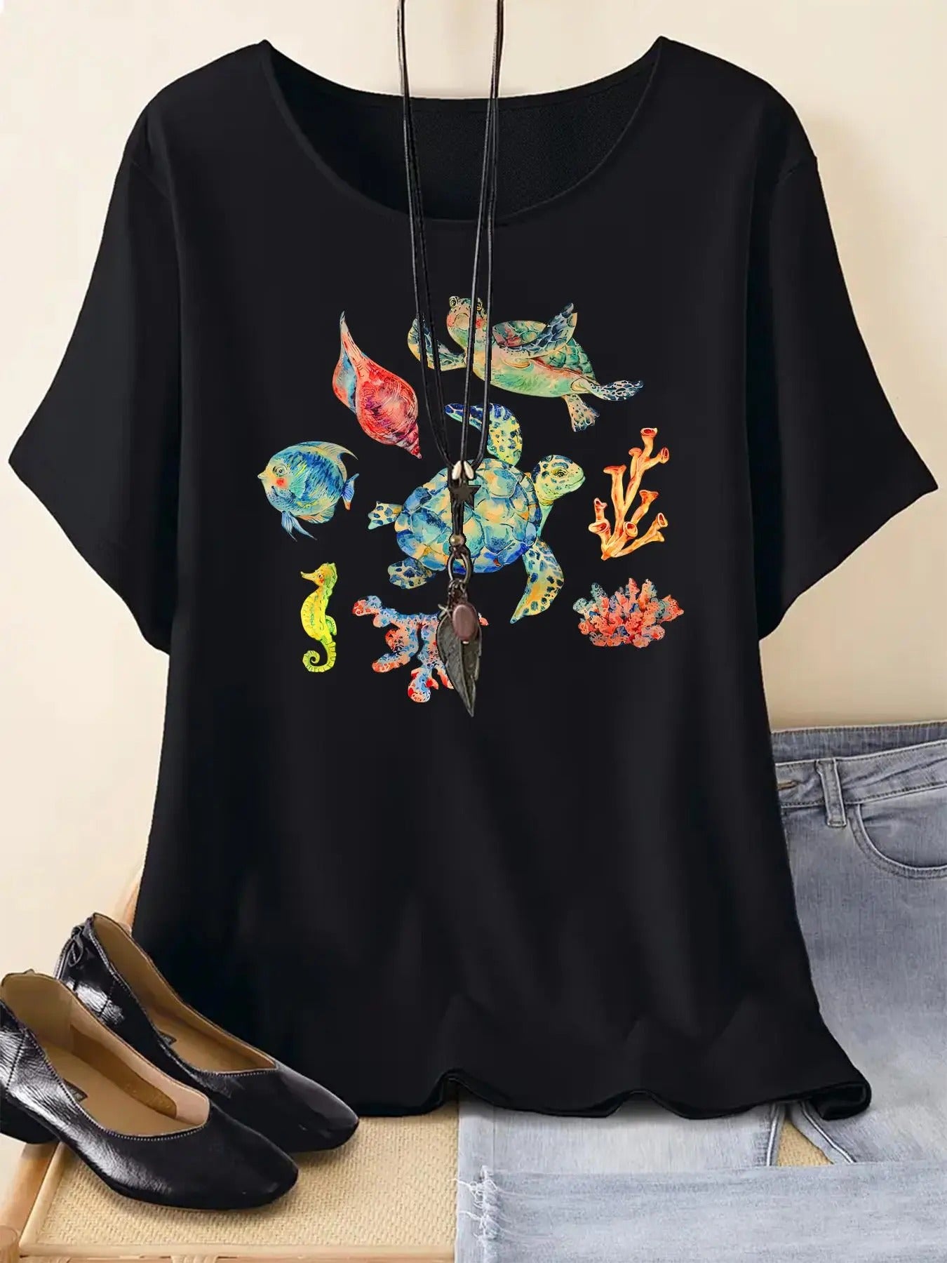 Women's Cartoon Fish Print Round Neck Graphic Tee, Vintage Trendy Casual Short Sleeve T-shirt For Daily Wear, Ladies Summer Outfit