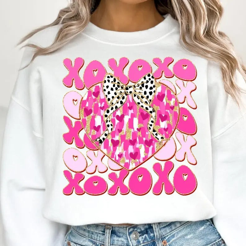 Xoxo Valentine Day Heart Brushstroke Sweatshirt, Valentine Day, Brushstroke Valentine Sweatshirt, Xoxo Sweatshirt...