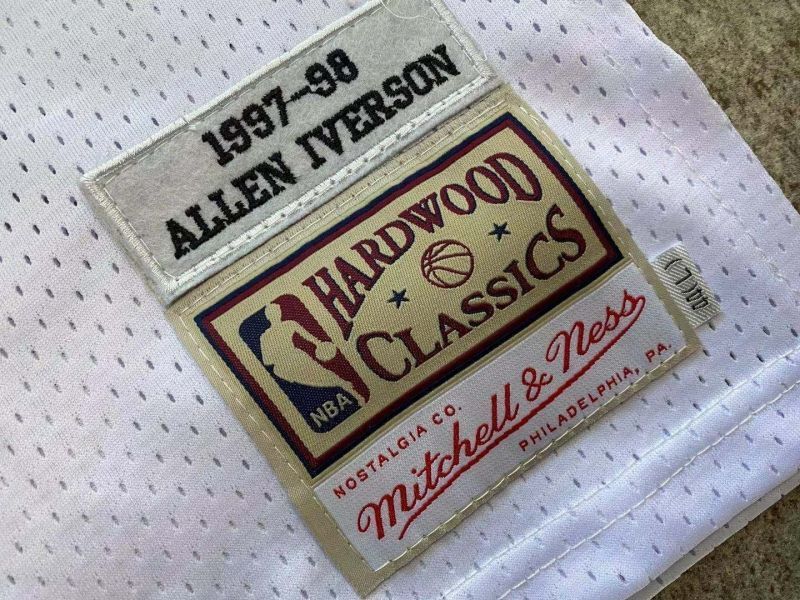 philadelphia 76ers #3 allen iverson mitchell ness Retro Fan Edition nba 76 Iverson Collaboration Series Jersey White Style 6