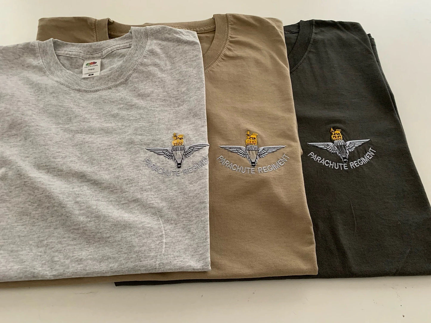 Set of 3 T-shirts with Parachute Regiment Badge embroidered on size medium-3xl