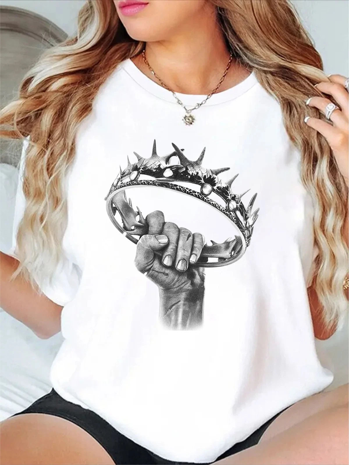 Dark Fantasy Crown T-Shirt - Vintage Gothic Hand Holding Crown Unisex Tee