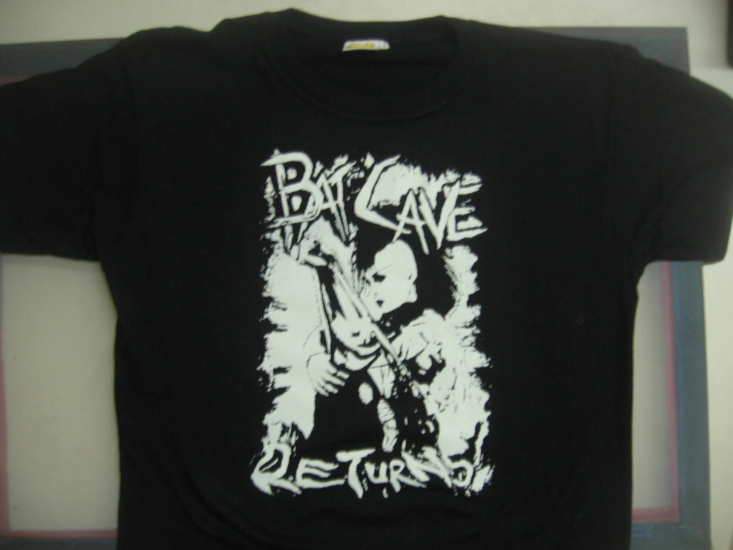BATCAVE RETURNS.. T-SHIRT/new wave/dark/punk/gothic/bauhaus/goth/ian curtis/cure