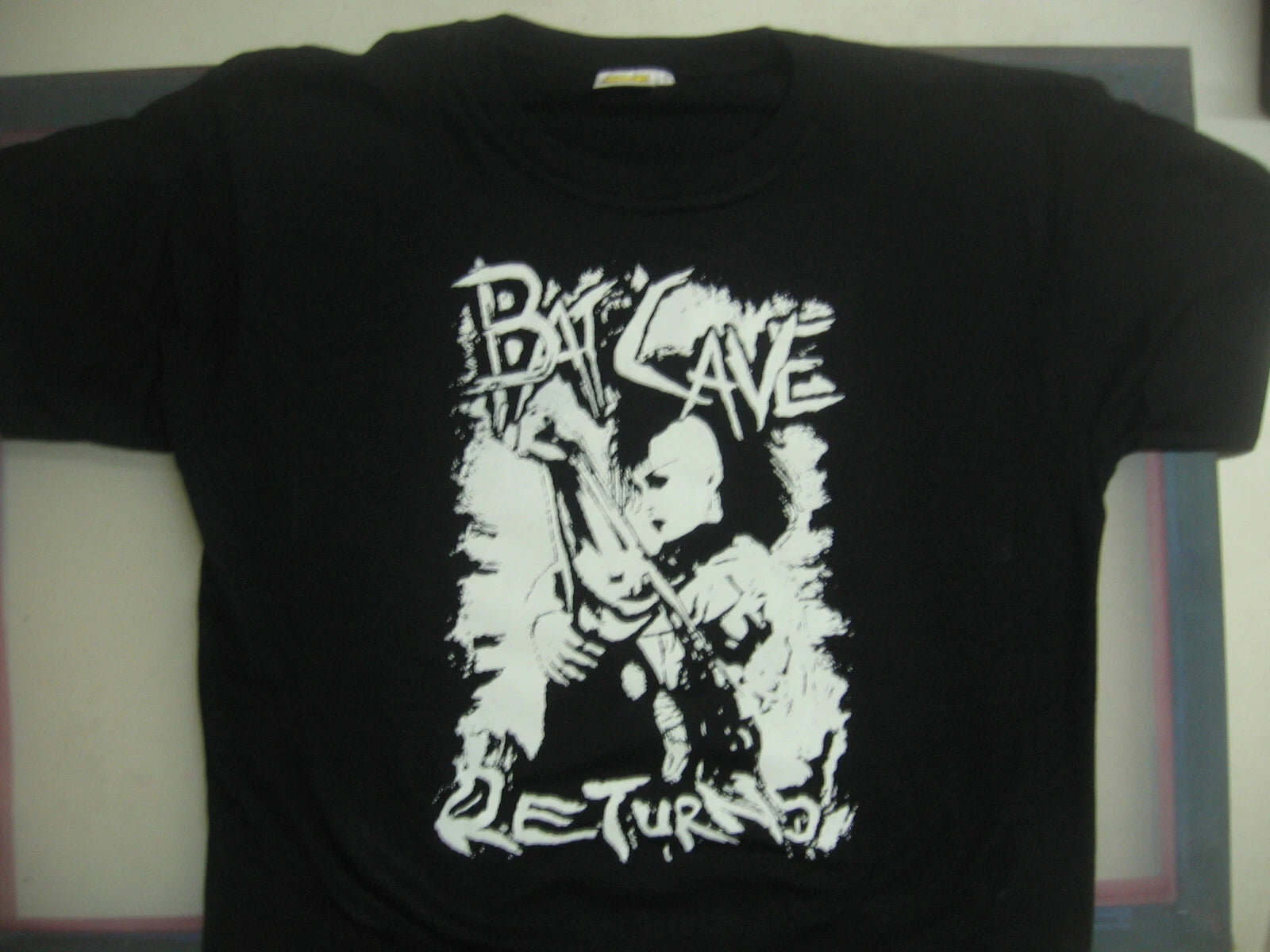BATCAVE RETURNS.. T-SHIRT/new wave/dark/punk/gothic/bauhaus/goth/ian curtis/cure